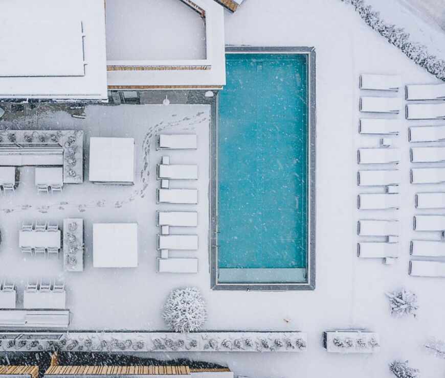 Elements Resort im Winter Aussenpool