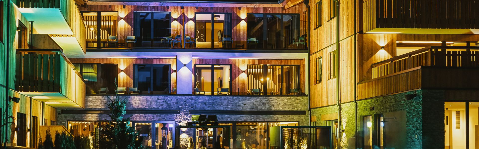 Hotel Elements Resort in Zell am See in the evening