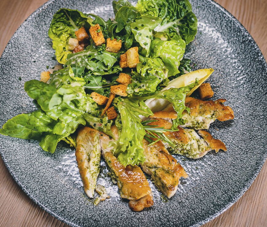 Regional and international specialties in the restaurant of the Elements Resort in Zell am See